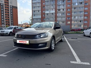 2016 Volkswagen Polo V Рестайлинг, бежевый, 1125000 рублей, вид 2