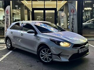 2022 Kia Ceed III Рестайлинг, серебристый, 2100000 рублей, вид 3