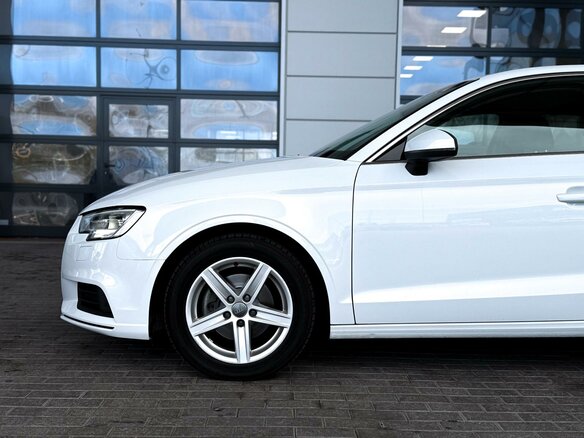 2019 Audi A3 III (8V) Рестайлинг, белый, 1649000 рублей - вид 12