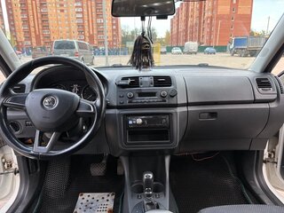2014 Skoda Fabia II Рестайлинг, белый, 700000 рублей, вид 5