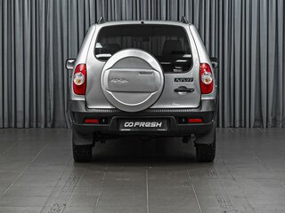 2020 Chevrolet Niva I Рестайлинг, серебристый, 775000 рублей, вид 4