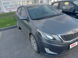 2013 Kia Rio 5-speed III, серый, 515000 рублей, вид 2