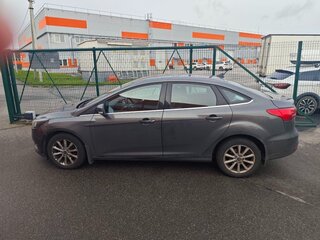 2017 Ford Focus III Рестайлинг, серый, 1050000 рублей, вид 4