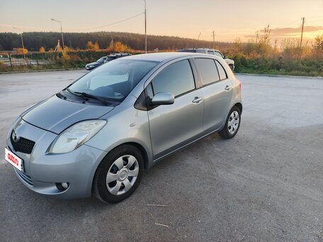2008 Toyota Yaris Multimode II, серый, 530000 рублей, вид 2