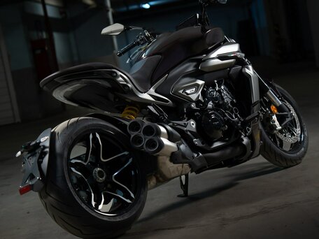 2026 Ducati XDiavel V4, фиолетовый, 3390000 рублей, вид 5