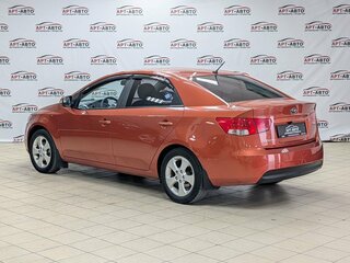 2009 Kia Cerato 4-speed II, оранжевый, 849000 рублей, вид 4