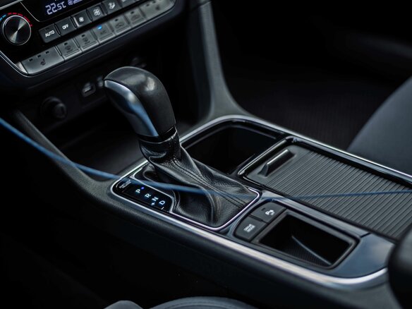 2018 Hyundai Sonata VII (LF) Рестайлинг, белый - вид 9
