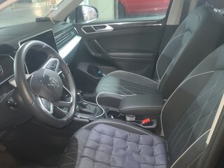 2025 Volkswagen Tiguan L II Рестайлинг (China Market), чёрный, 3650000 рублей, вид 4