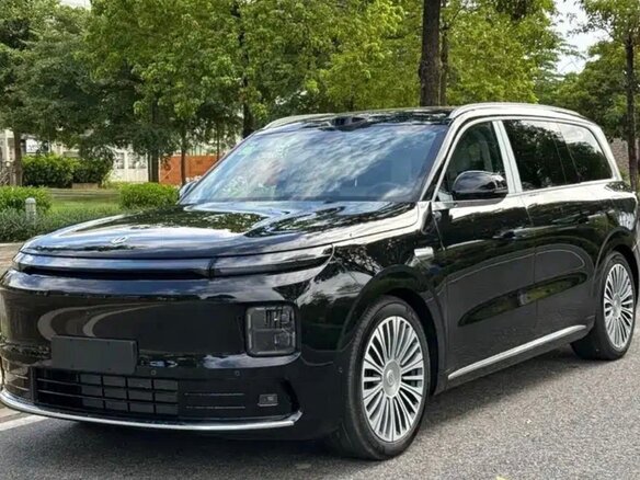 2026 Leapmotor D19 80 kWh, чёрный - вид 2