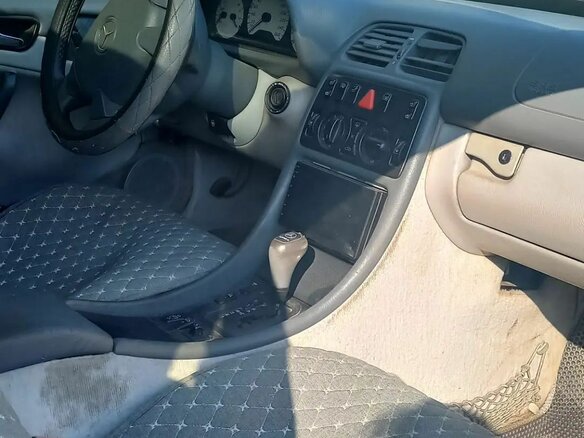 1998 Mercedes-Benz CLK-Класс 320 I (W208), серебристый, 230000 рублей - вид 10