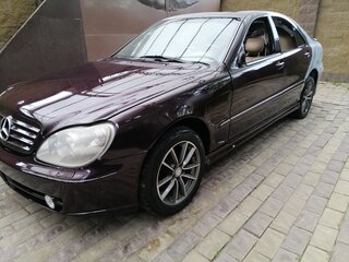 1998 Mercedes-Benz S-Класс 320 IV (W220), фиолетовый, 330000 рублей, вид 2
