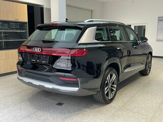 2026 Audi Q6 40 TFSI, чёрный, 6600000 рублей, вид 4