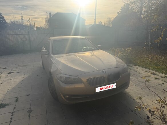 2012 BMW 5 серии 520i VI (F10/F11/F07), бежевый, 1350000 рублей