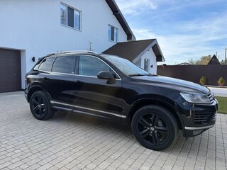 2016 Volkswagen Touareg II Рестайлинг, чёрный, 3100000 рублей, вид 3