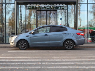 2013 Kia Rio 5-speed III, голубой, 890000 рублей, вид 3