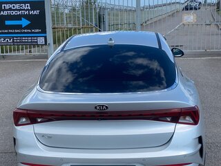 2021 Kia K5 III, серебристый, 1850000 рублей, вид 5