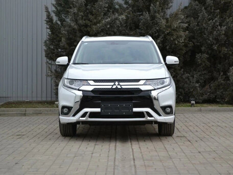 2022 Mitsubishi Outlander III Рестайлинг 3, белый, 2135000 рублей, вид 3