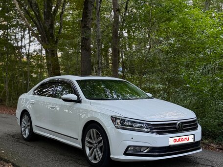 2016 Volkswagen Passat (North America and China) I Рестайлинг, белый, 1650000 рублей, вид 3