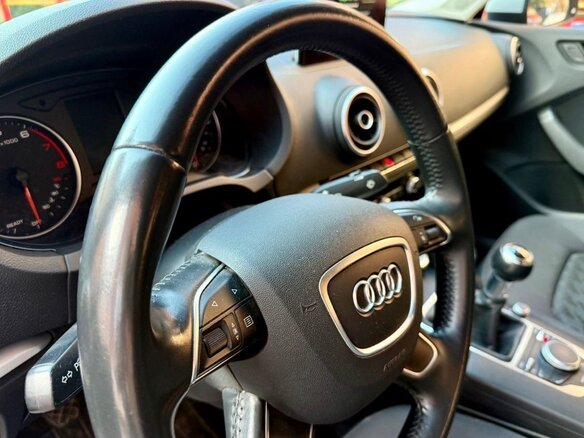 2015 Audi A3 III (8V), белый, 1700000 рублей - вид 3