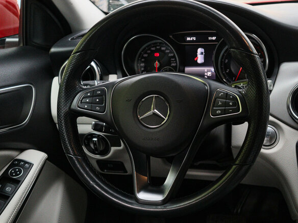 2018 Mercedes-Benz GLA 250 I (X156) Рестайлинг, красный, 2450000 рублей - вид 10