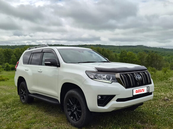2022 Toyota Land Cruiser Prado 150 Series Рестайлинг 3, белый, 6350000 рублей - вид 5