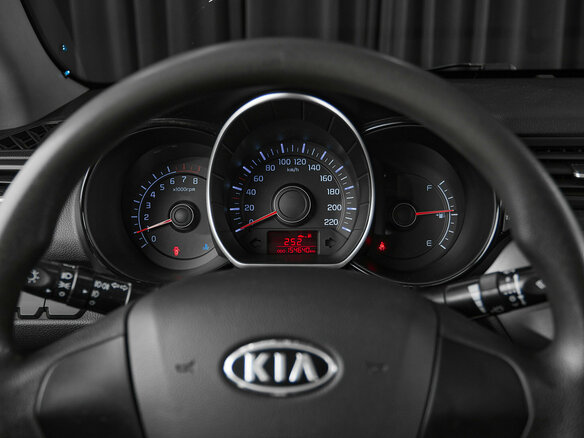 2012 Kia Rio 5-speed III, серый, 700000 рублей - вид 12