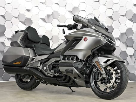 2018 Honda GL 1800 Gold Wing, серый, 2590000 рублей, вид 1