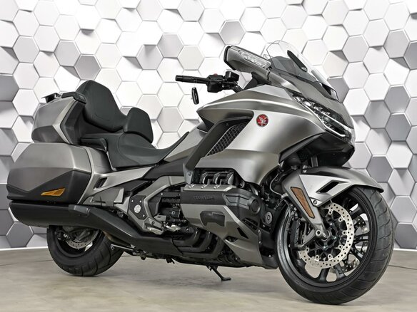 2018 Honda GL 1800 Gold Wing, серый, 2590000 рублей