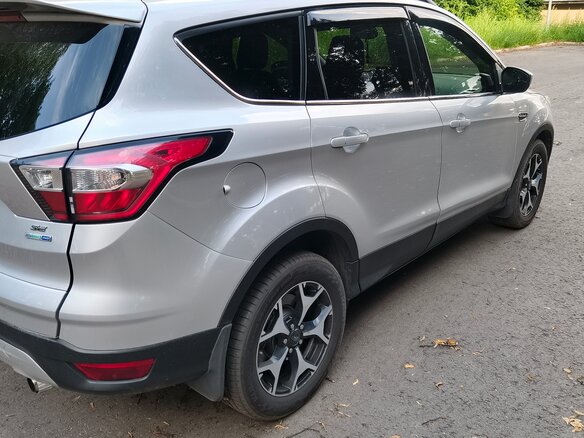 2017 Ford Escape III Рестайлинг, серебристый - вид 5