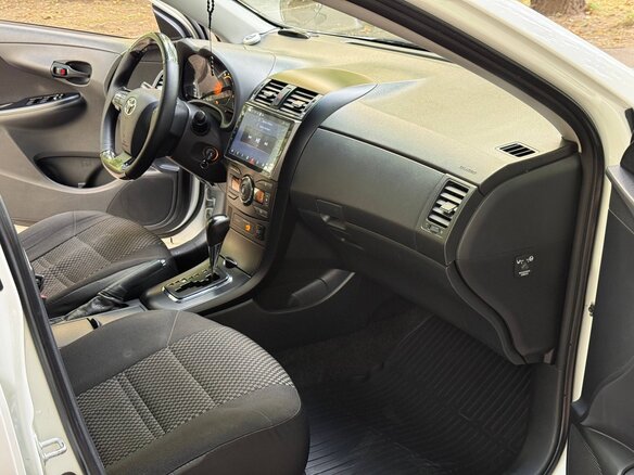 2012 Toyota Corolla X (E140, E150) Рестайлинг, белый, 1150000 рублей - вид 9