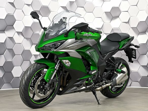 2019 Kawasaki Z 1000SX, зелёный, 1077000 рублей - вид 1
