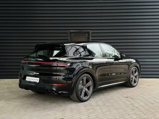 2026 Porsche Cayenne GTS III Рестайлинг, чёрный, 28300000 рублей, вид 5