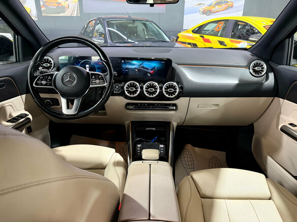 2020 Mercedes-Benz GLA 200 II (H247), чёрный - вид 8