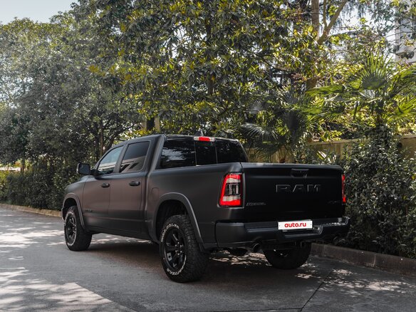 2022 Ram 1500 Crew Cab V, чёрный, 9480000 рублей - вид 4
