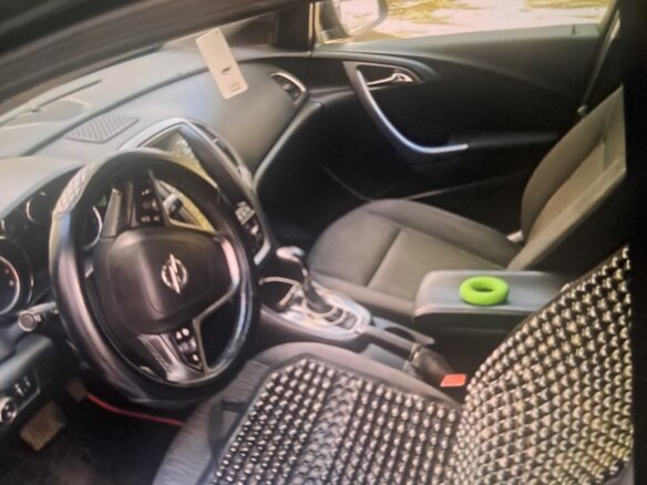 2013 Opel Astra J Рестайлинг, чёрный, 570000 рублей - вид 3