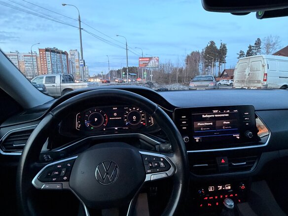 2020 Volkswagen Polo VI, чёрный, 1550000 рублей - вид 12