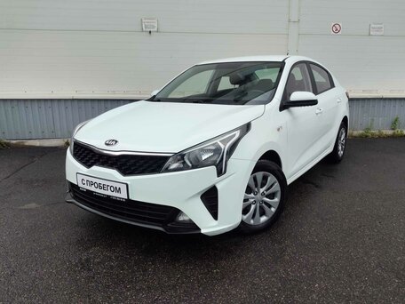 2020 Kia Rio IV Рестайлинг, белый, 1590000 рублей, вид 2