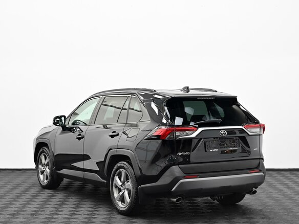 2021 Toyota RAV4 V (XA50), чёрный, 2755000 рублей - вид 3