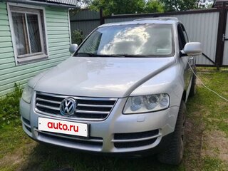 2005 Volkswagen Touareg I, серебристый, 700000 рублей, вид 2