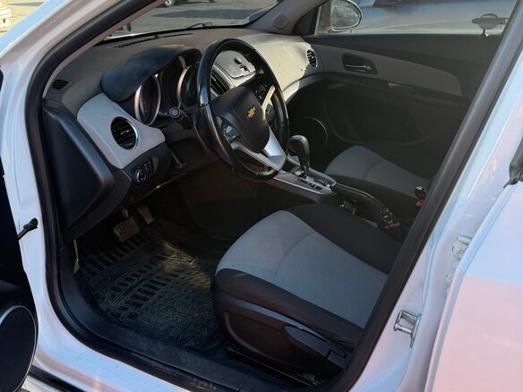 2013 Chevrolet Cruze I Рестайлинг, белый, 750000 рублей - вид 8