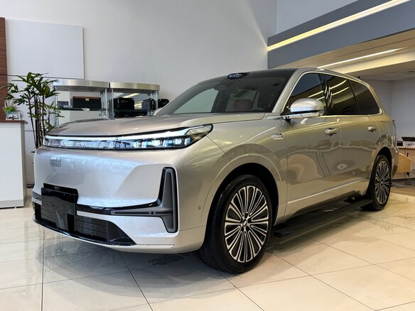 2025 Geely Galaxy M9 210, серебристый, 6700000 рублей