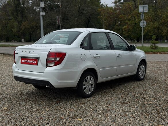 2023 Lada (ВАЗ) Granta I Рестайлинг, белый - вид 3