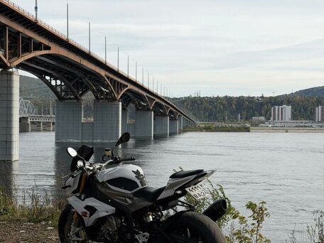 2015 BMW S 1000 R, белый, 1100000 рублей, вид 4