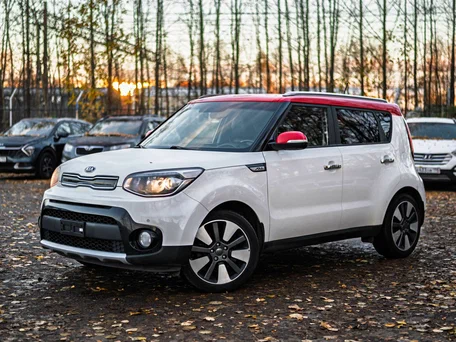 2018 Kia Soul II Рестайлинг, белый, 1450000 рублей, вид 1