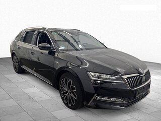 2022 Skoda Superb III Рестайлинг, чёрный, 3700000 рублей, вид 4