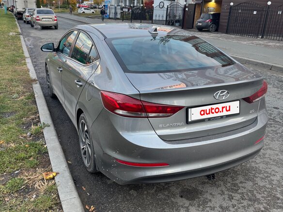 2017 Hyundai Elantra VI (AD), серый, 1250000 рублей - вид 2