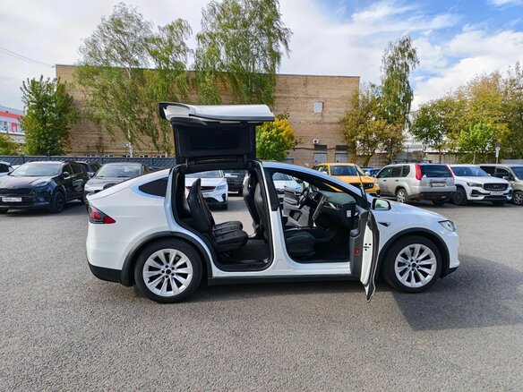 2017 Tesla Model X 75D I, белый, 3200000 рублей - вид 9