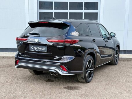 2021 Toyota Crown Kluger, чёрный, 4973000 рублей, вид 5