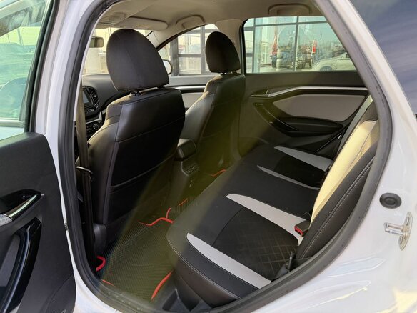 2018 Lada (ВАЗ) Vesta SW Cross I, белый, 955000 рублей - вид 12