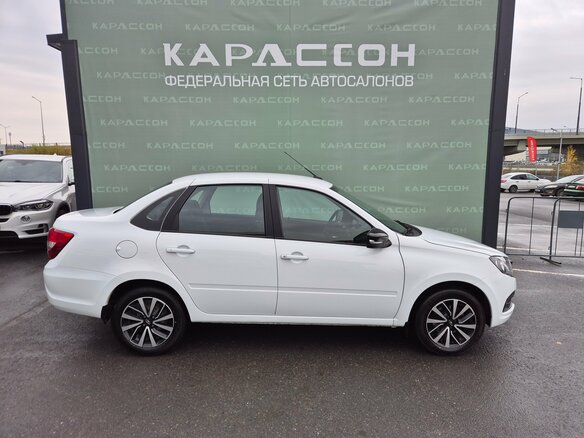 2024 Lada (ВАЗ) Granta I Рестайлинг, белый, 850000 рублей - вид 3